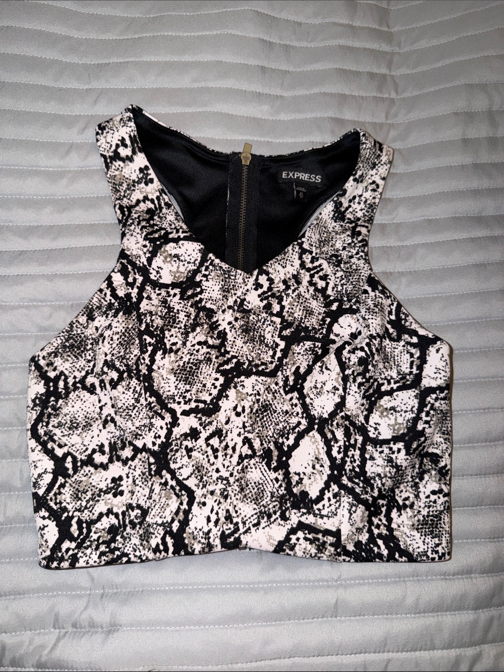 Express Black & White Snake-Print Cropped Tank